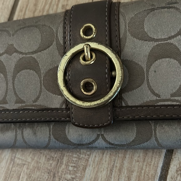 Retro Coach Signature Brown Leather and slightly shimmery Fabric - Picture 3 of 6